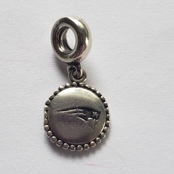 Pandora New England Patriots Logo Dangle Charm 925 Sterling Silver ALE NFL - Picture 1 of 8